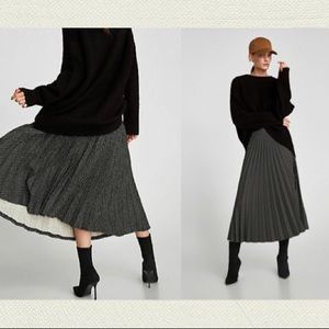 ZARA WOMAN Polka Dot Pleated Midi Skirt NWT M